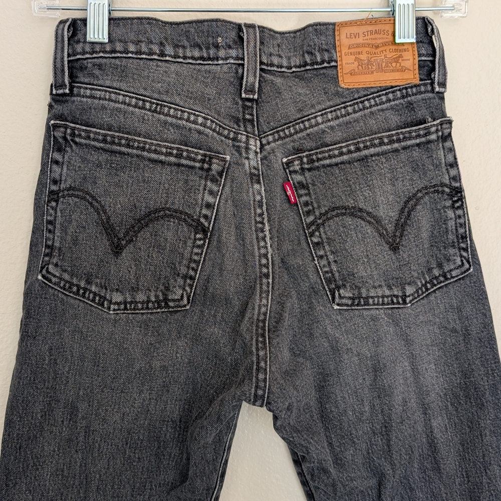 Levi's • Wedgie straight With Raw Hem - Picture 4 of 4